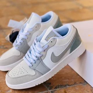 کتونی نایک جردن مستر کوالیتی درجه ۱/ سایز بندی ۳۷ تا ۴۰ /تک و عمده موجود Nike Jordan